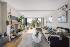 Photo 61- click for photo gallery